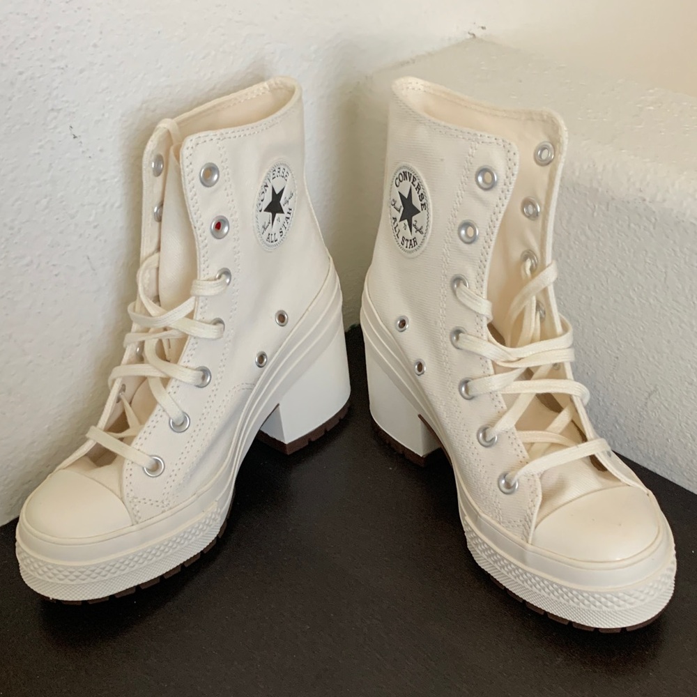 NWOT Converse All Stars Chuck Taylors UNISEX Cream/ Cream Heeled Boots. - Picture 2 of 8